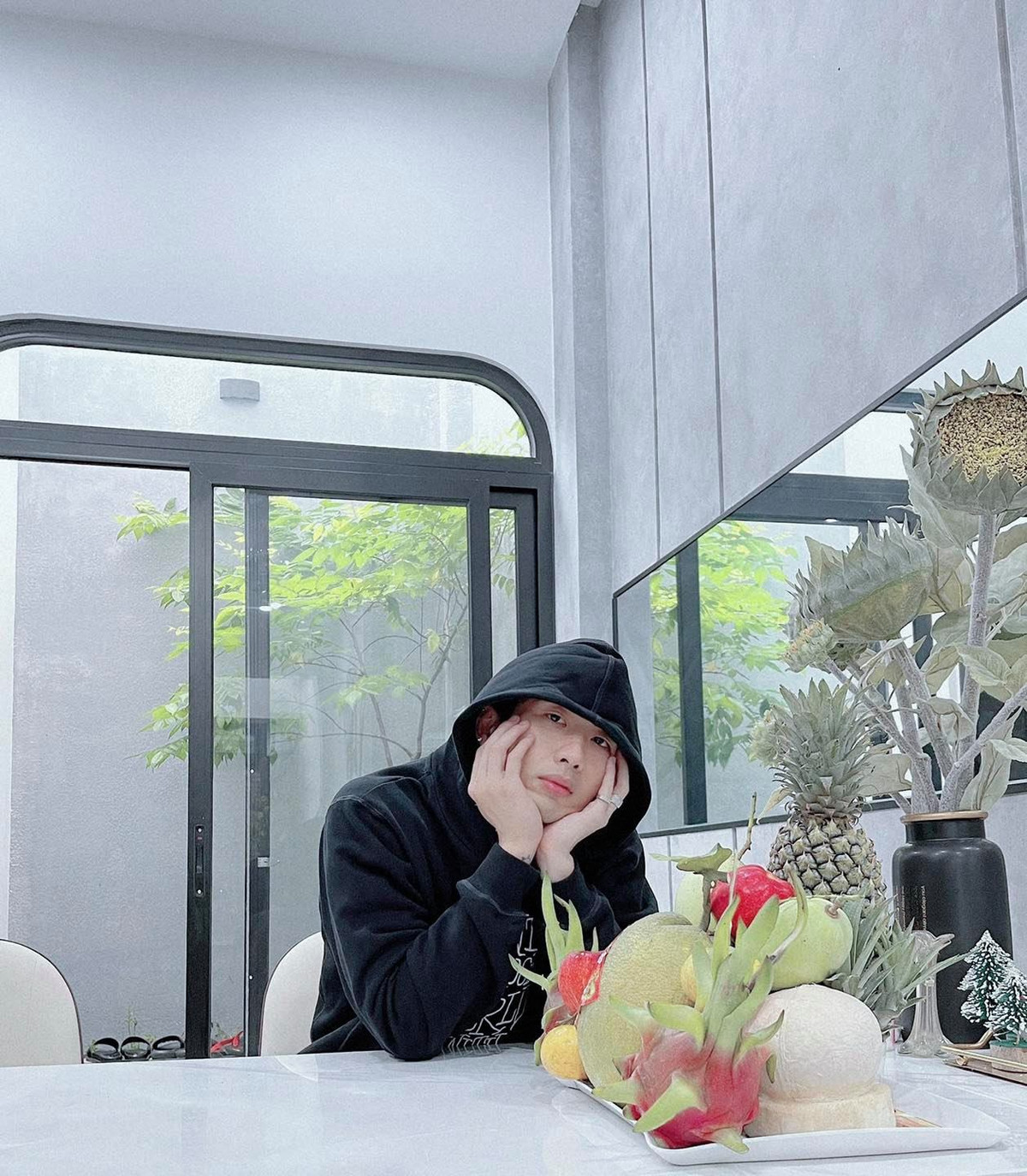 Phòng ăn thiết kế mở nên lúc nào cũng ngập tràn ánh sáng. Ảnh: FBNV