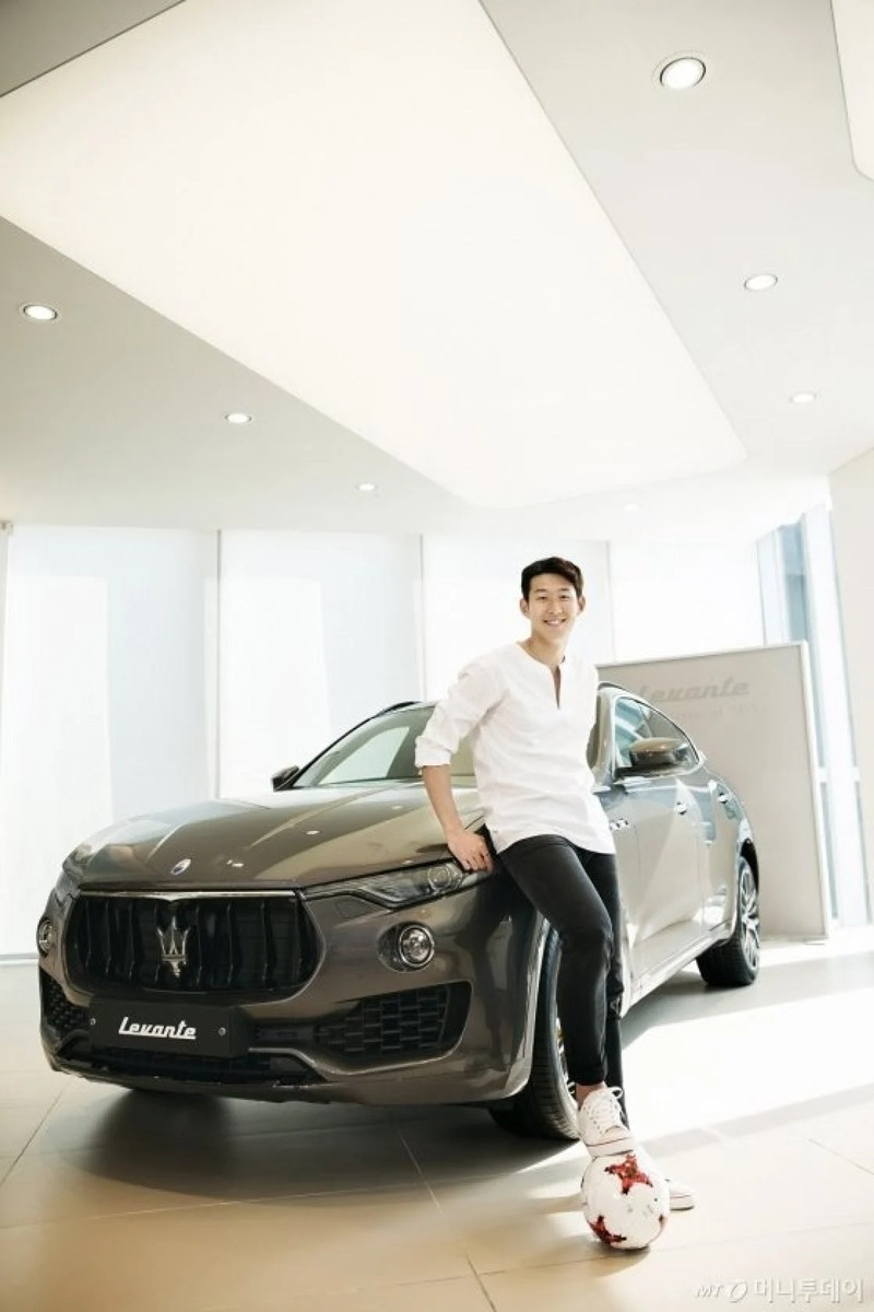 Nổi tiếng với tốc độ và năng lượng của một tiền đạo, không ngạc nhiên khi Son Heung-min thích những chiếc xe tốc độ cao. Ảnh: @bestgug/Twitter