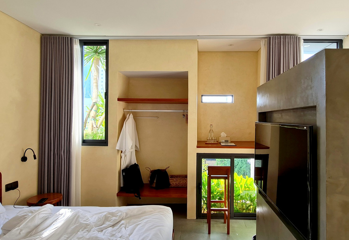 Một góc phòng ngủ thoáng đãng bên trong nhà phố. Nguồn ảnh: Archdaily