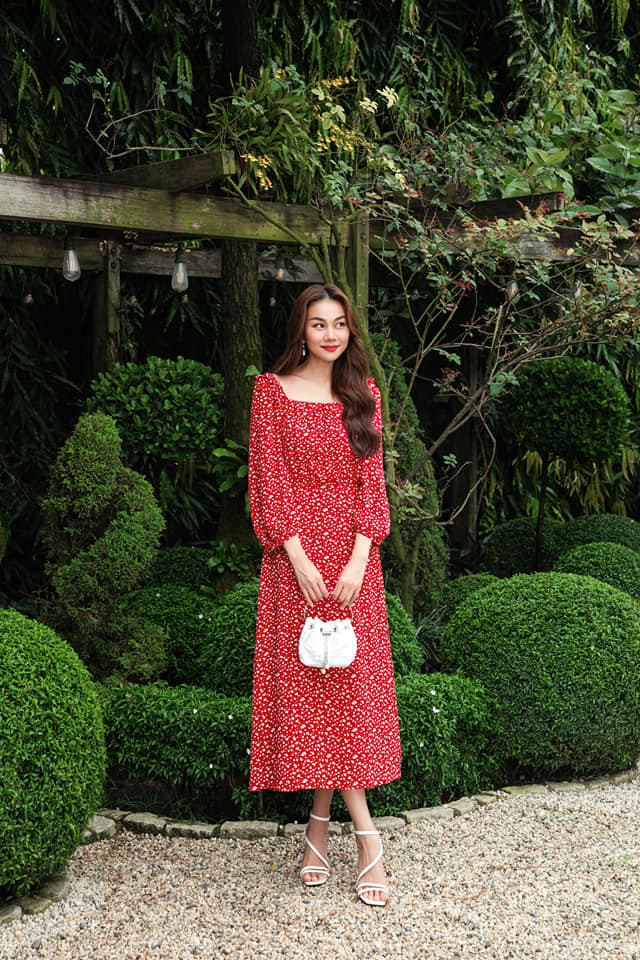 Sau 5 năm giữ kín chuyện tình cảm, mới đây, siêu mẫu Thanh Hằng thông báo lên xe hoa vào cuối tháng 10.