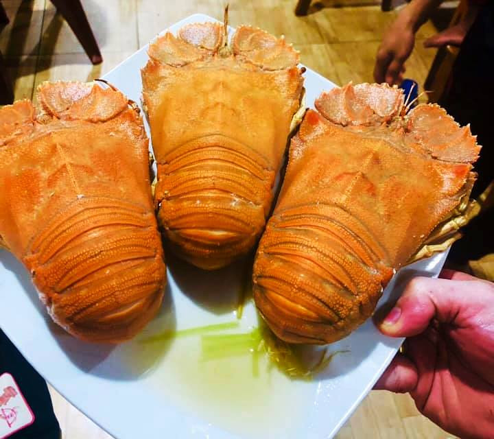 Theo người dân địa phương, phần đầu của loại tôm này có hình dạng to và bè ra giống như chiếc mũ ni thường dùng để che tai nên được đặt tên là tôm mũ ni. Ảnh: Dân Việt