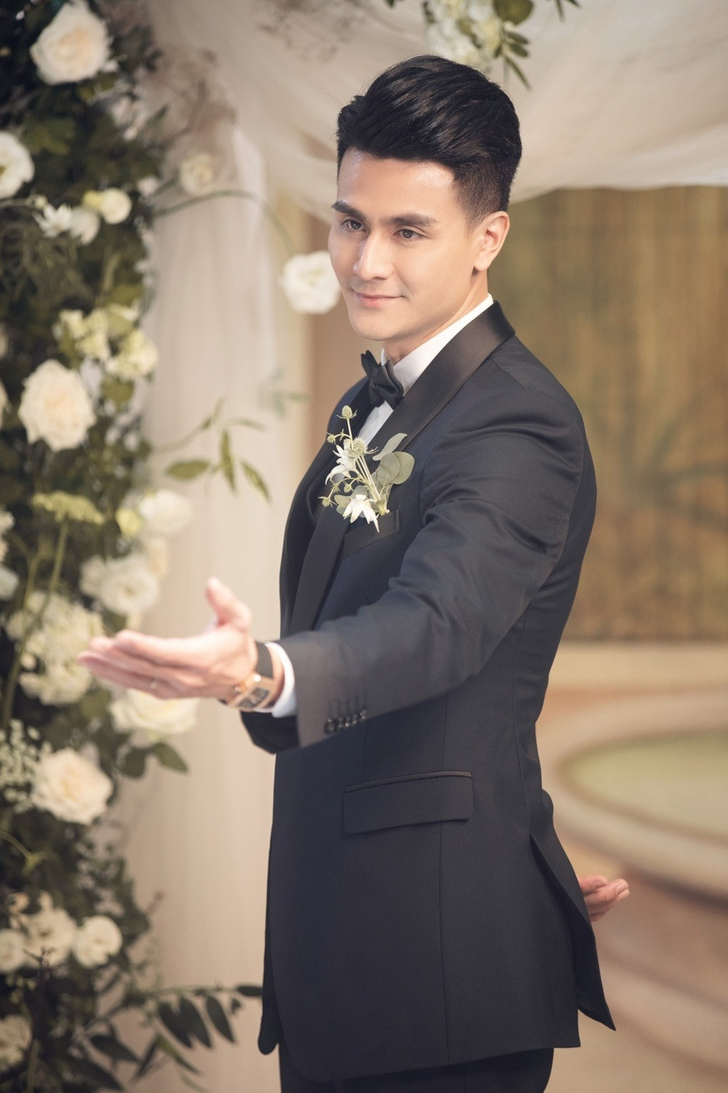 Không gian đám cưới của Vĩnh Thuỵ được trang trí rất nhiều hoa tươi. Ảnh: FBNV