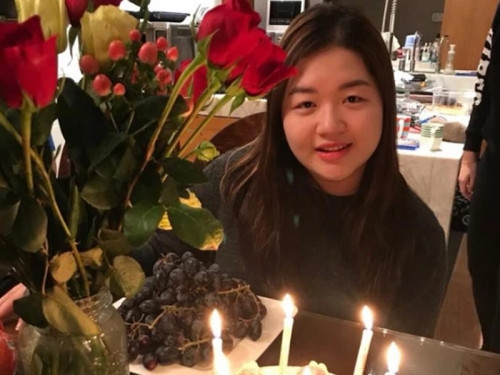 Ái nữ nhà bầu Thụy được nhiều người biết đến khi trở thành một trong những gương mặt trẻ nhất Việt Nam sở hữu khối tài sản gần 3.000 tỷ đồng sau khi góp 2.668 tỷ đồng, tương ứng 10% vốn CTCP Thaispace vào ngày cuối cùng của năm 2021.