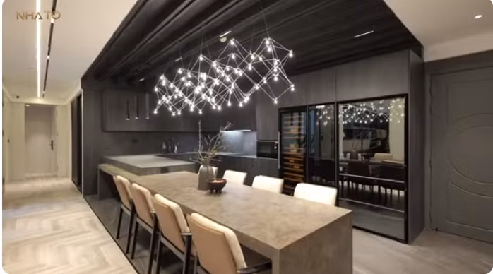 Theo yêu cầu của gia chủ, căn hộ được thiết kế với 2 tông màu chủ đạo là đen và trắng.