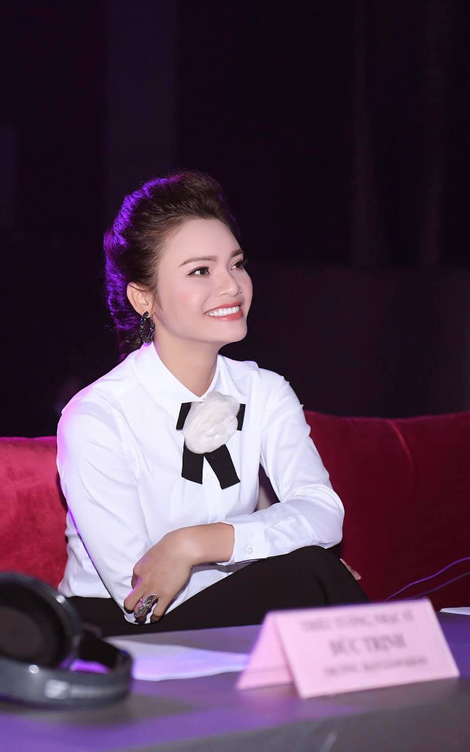 Phương Thảo được xem là ca sĩ trẻ tuổi nhất của Việt Nam nhận danh hiệu cao quý này hi mới chỉ chạm tuổi 41. Ảnh: FBNV