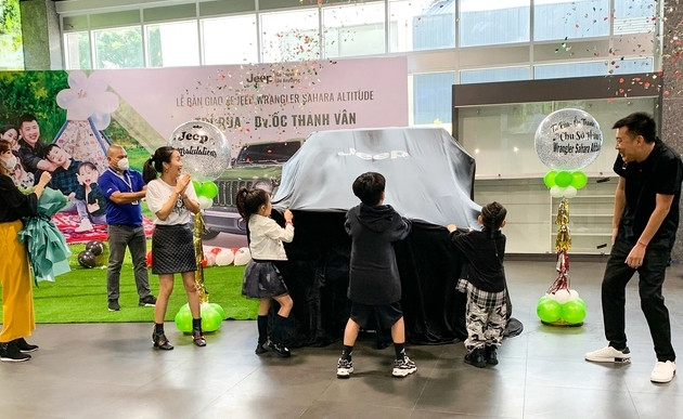 Trước khi tậu chiếc Wrangler Sahara Altitude, vợ chồng Ốc Thanh Vân đã sở hữu chiếc MINI Cooper, Kia Ray. Ảnh: Autopro