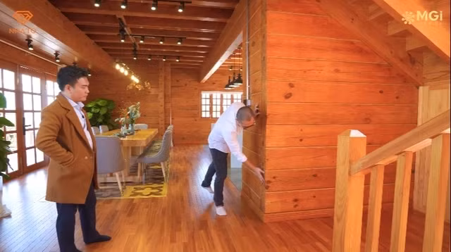 Về kết cấu, cột trụ toàn bộ bằng các thanh gỗ xếp ngang chồng lên nhau, sau đó người ta dùng một lớp keo để kết nối các phần gỗ lại.