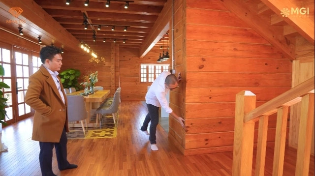 Về kết cấu, cột trụ toàn bộ bằng các thanh gỗ xếp ngang chồng lên nhau, sau đó người ta dùng một lớp keo để kết nối các phần gỗ lại.