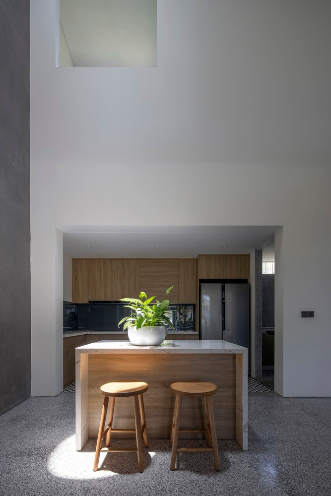 Khu bếp đơn giản và hiện đại.