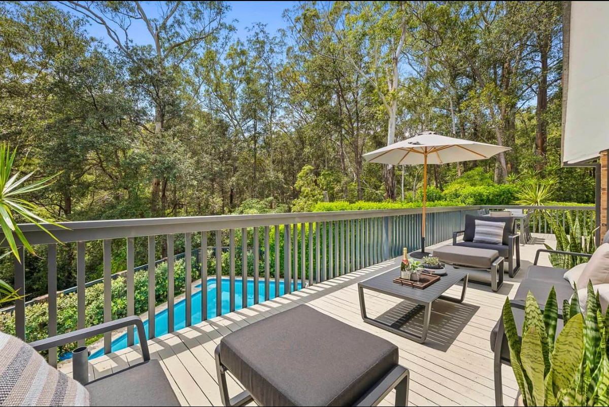 Căn biệt thự có 3 mặt nhìn ra rừng, tạo không gian sống rất chill, gần gũi với thiên nhiên.