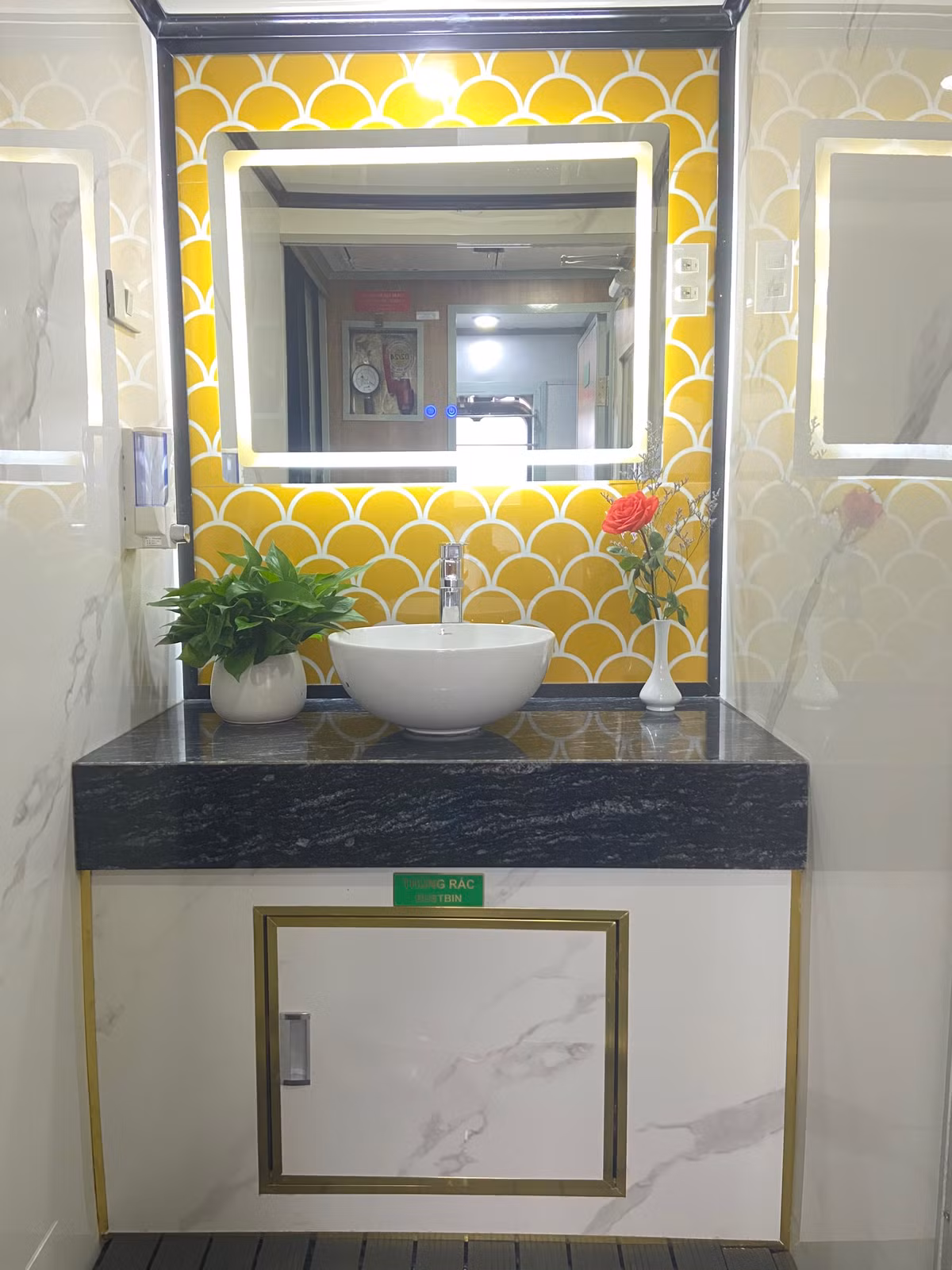 Noi that hien dai tren tau “5 sao” tuyen Ha Noi - Da Nang-Hinh-6