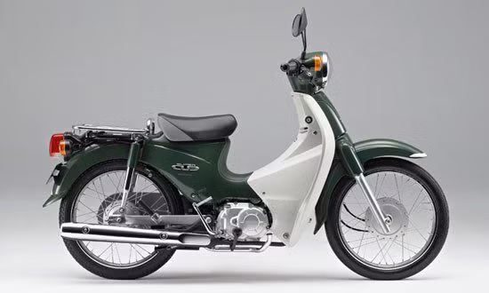 Hồi đó, chiếc Honda Cub dựng trong nhà hay đi ra đường đều thể hiện sự giàu có khi giá có thể lên đến cả cây vàng. Đến tận những năm 1990, nhiều gia đình sở hữu xe Cub vẫn trân trọng và xem đó là tài sản lớn của gia đình. Ảnh: Webike