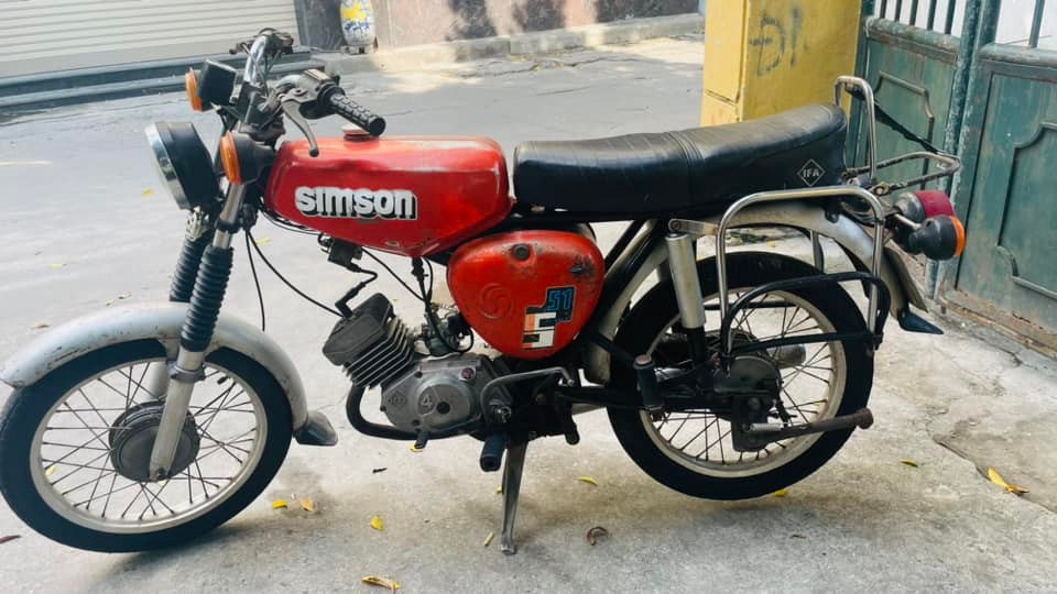 Thời kỳ bao cấp, những chiếc xe được cho là cũ kỹ ngày nay lại "làm mưa làm gió" như Super Cub 50, Simson, Babetta, Chaly... Ảnh: Facebook