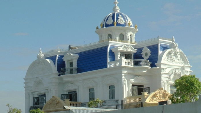 Cận cảnh "biệt phủ đẹp nhất Cà Mau" khiến dân mạng dậy sóng. Ảnh: Người lao động