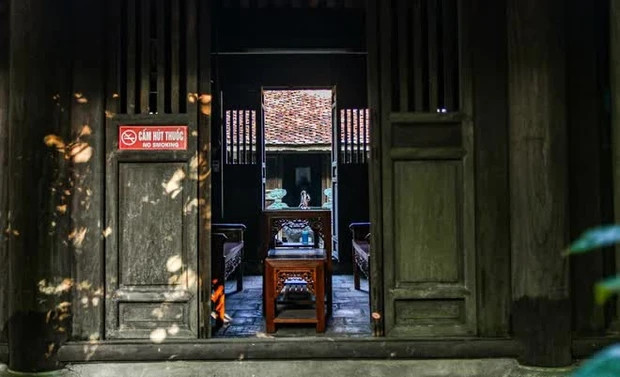 Nhà đại tế gồm 7 gian, xây gạch, lợp ngói và có 4 hàng cột. Hậu cung làm bằng gỗ, theo kiến trúc đồng bằng Bắc Bộ. Ảnh: Tổ quốc