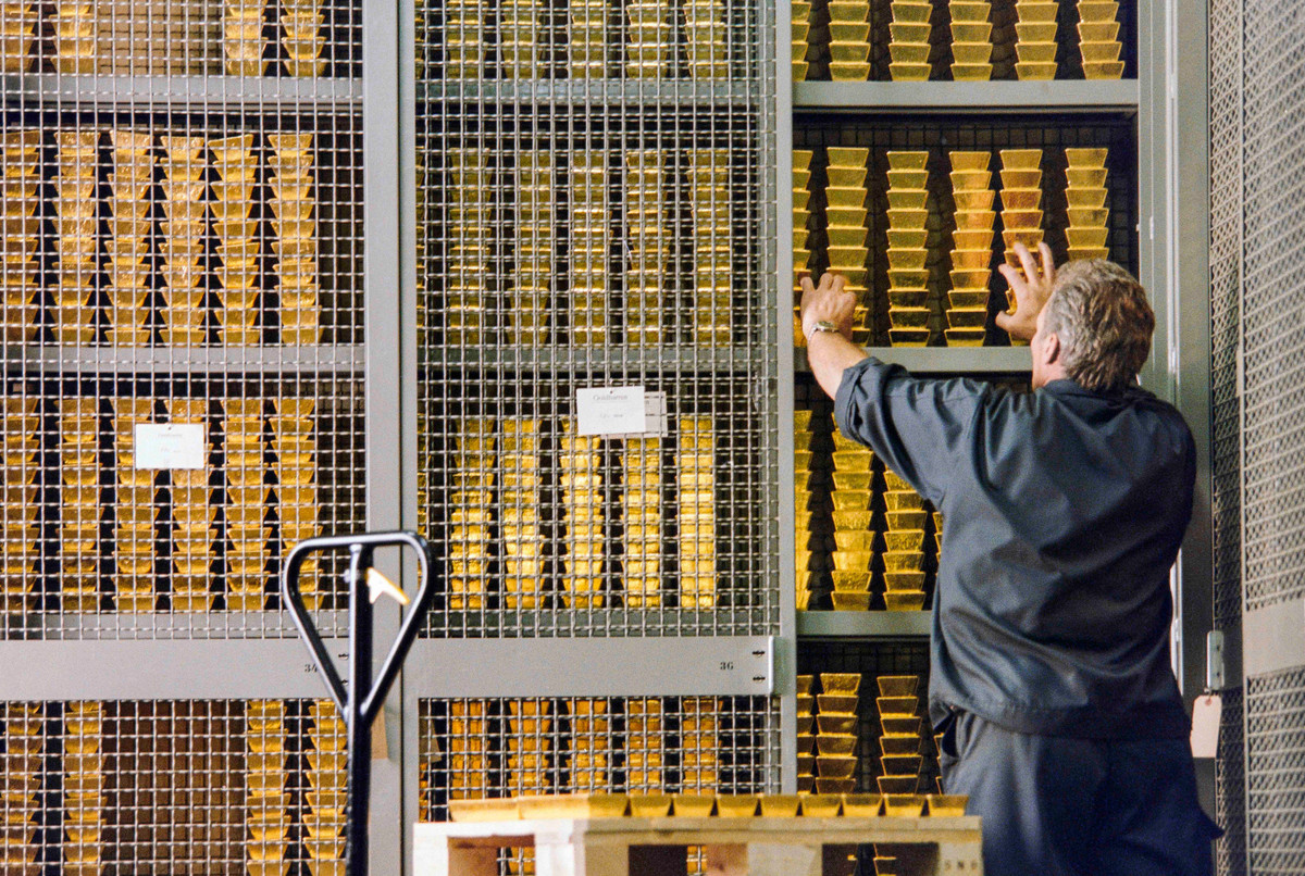 Dù chỉ đứng thứ 7 với 1.040 tấn, nhưng Thụy Sĩ lại là quốc gia sở hữu trữ lượng vàng theo bình quân đầu người lớn nhất thế giới. Số vàng của Thụy Sĩ chủ yếu là đến từ nhập khẩu.