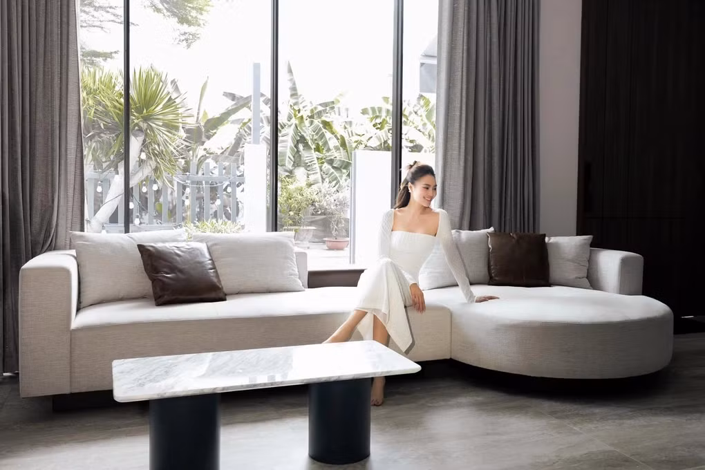 Cách đây không lâu, Ninh Dương Lan Ngọc chia sẻ hình ảnh về căn nhà mới của mình lên trang cá nhân. Ảnh: FBNV