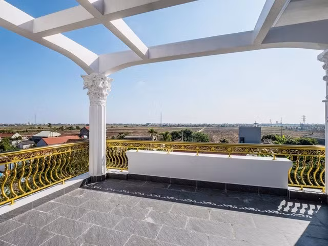 Sân thượng rộng rãi. Nguồn ảnh: chụp màn hình NhaF