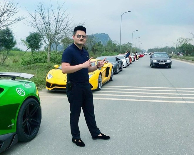 Vũ Sơn Tùng nổi tiếng là một "tay chơi" trong giới siêu xe sang tại Việt Nam khi sở hữu đến hàng chục chiếc xe đẳng cấp thế giới. Ảnh: Internet