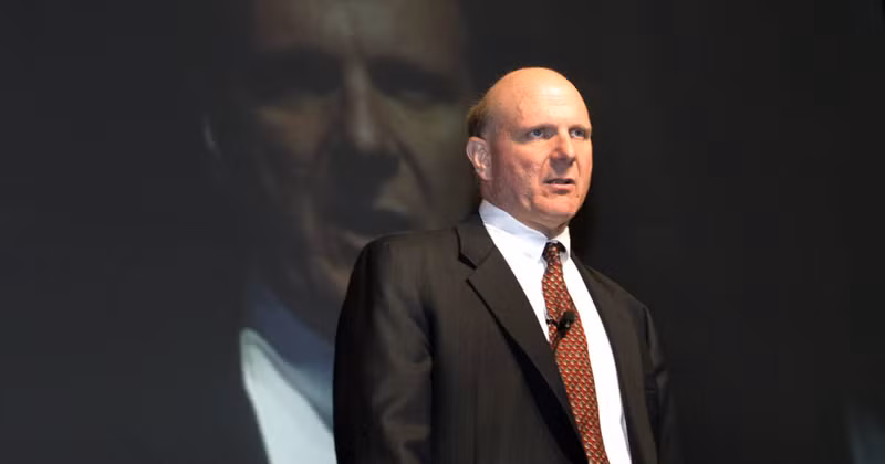 2023 là năm đầu tư hiệu quả của tỷ phú Steve Ballmer. Đội bóng rổ Los Angeles Clippers của ông được định giá cao hơn 19% so với năm trước. Năm nay, Steve Ballmer có thêm 32,4 tỷ USD, đang sở hữu 110,9 tỷ USD.