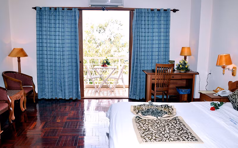 Các phòng trong khách sạn có ban công thiết kế đẹp mắt để thư giãn. Ảnh: HAGL