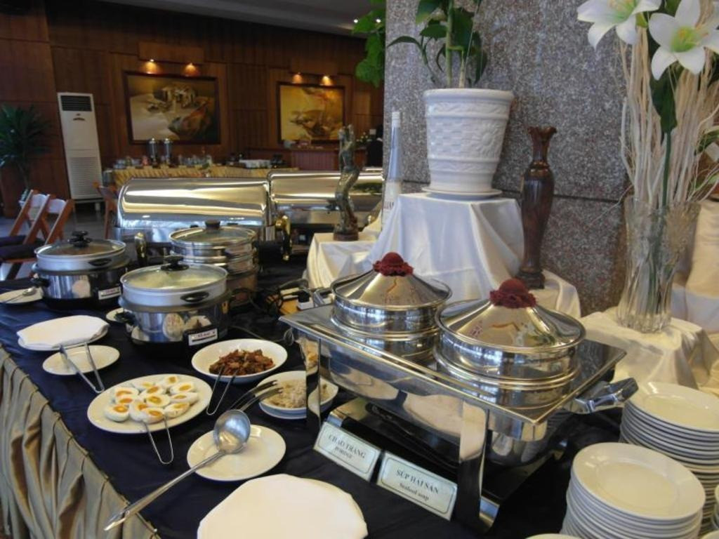 Nhà hàng trong khách sạn. Ảnh: Angoda