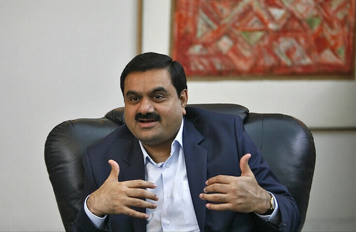 Tỷ phú Gautam Adani cũng là người dẫn đầu trong các hoạt động từ thiện. Cuối năm ngoái, Gautam Adani được vinh danh là một trong những nhà từ thiện hào phóng nhất châu Á do Forbes bình chọn. Ảnh: Mint