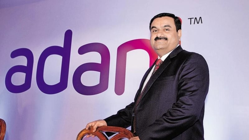 Tập đoàn Adani thành lập năm 1988. Sau 33 năm chèo lái, tỷ phú Gautam đưa Adani Group trở thành đế chế đa ngành từ sản xuất điện, khai thác than, phân phối gas và dầu, bất động sản, cảng biển, sân bay... Ảnh: CNBC