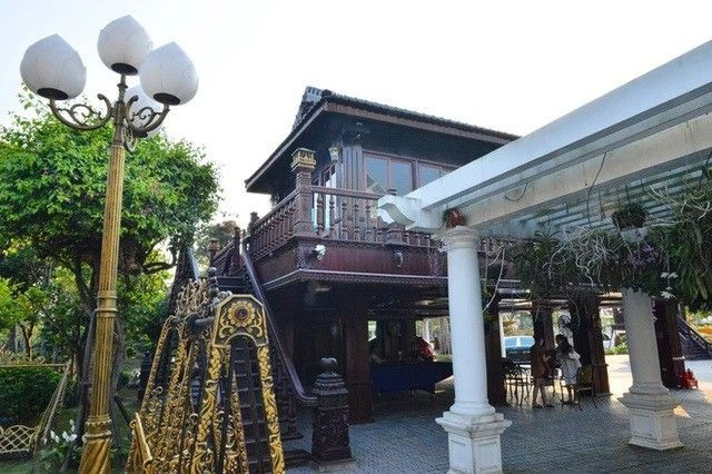 Xây nhà theo kiểu một công viên nên hàng ngày có nhiều người dân xung quanh đến tận nơi để tham quan. Ảnh: Nhịp sống Việt