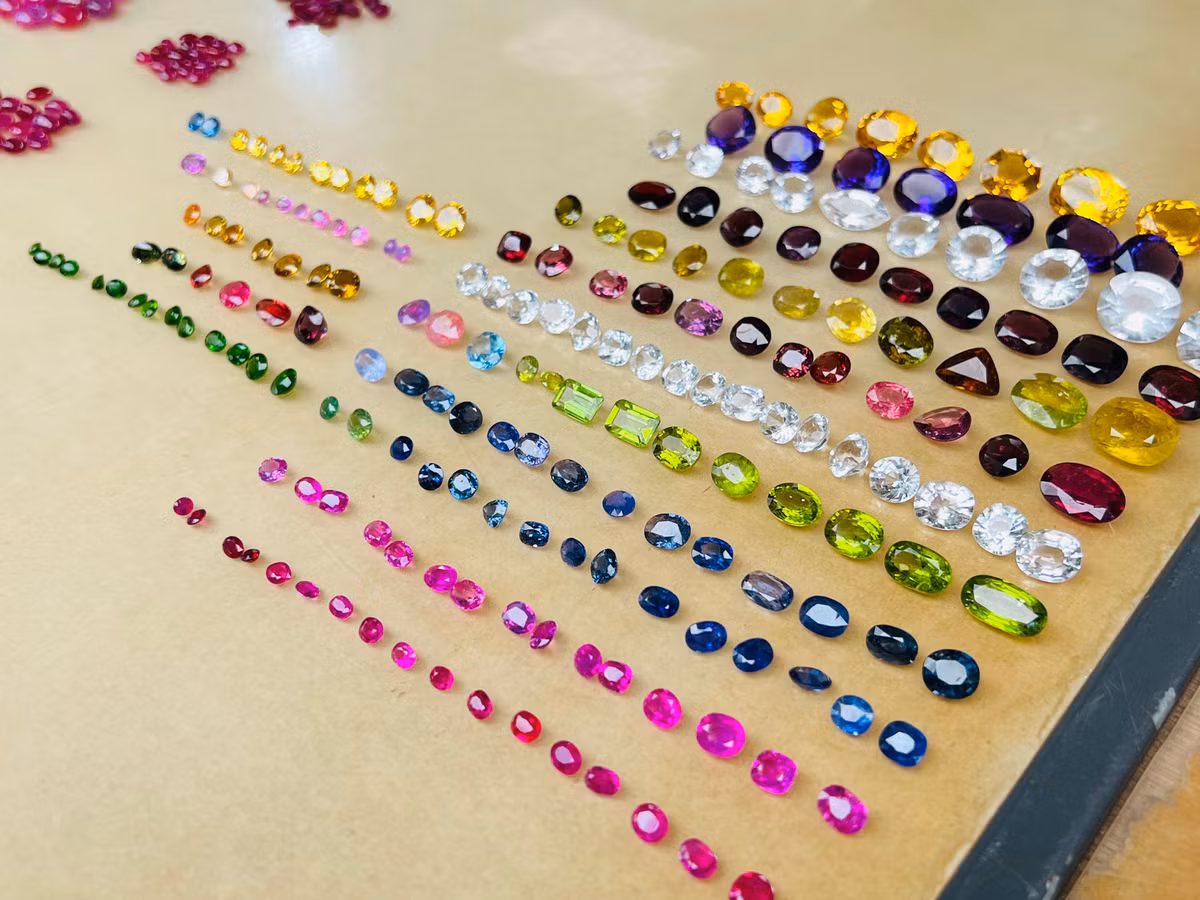 Những viên đá càng to, càng đẹp và càng tinh xảo thì càng có nhiều giá trị. Ảnh: Congly