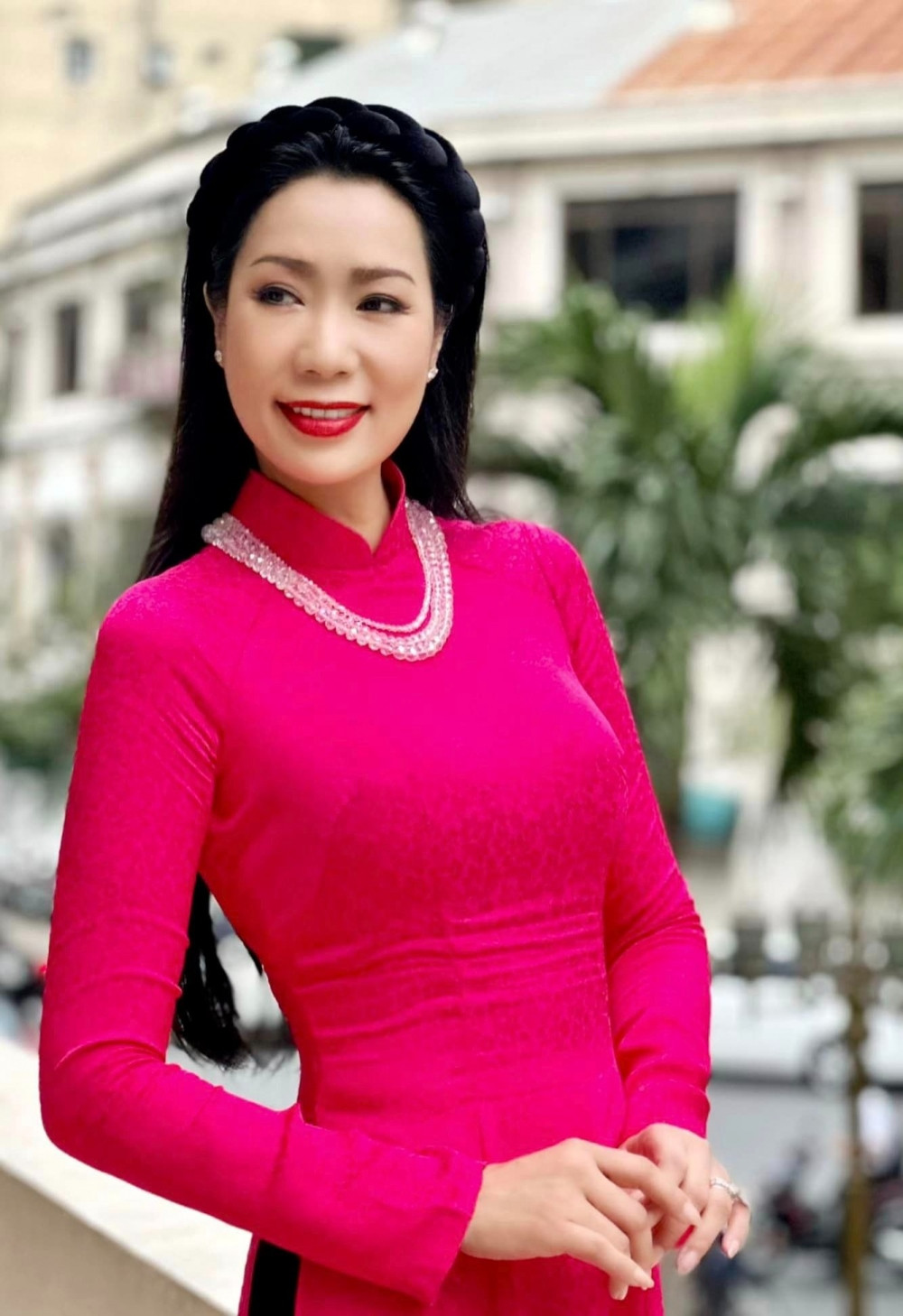 Vừa qua, Trịnh Kim Chi thu hút sự chú ý của đông đảo công chúng khi trở thành Á hậu đầu tiên được phong tặng danh hiệu NSND. Ảnh: VOV