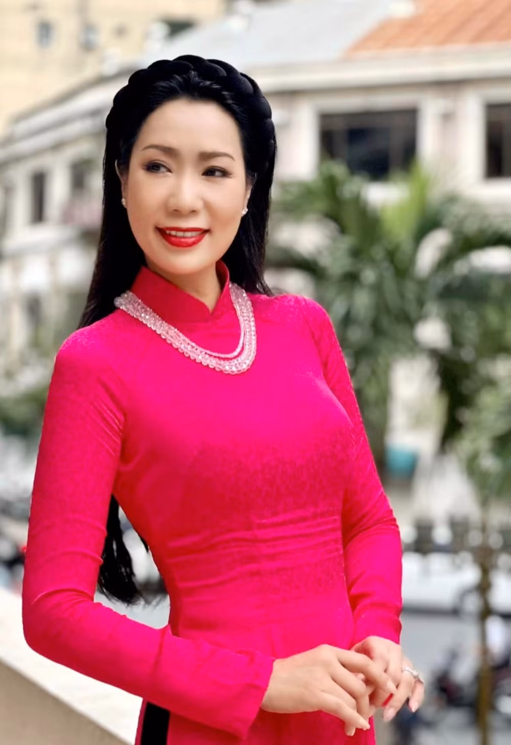 Biet thu 10 ty cua A hau Viet dau tien nhan danh hieu NSND