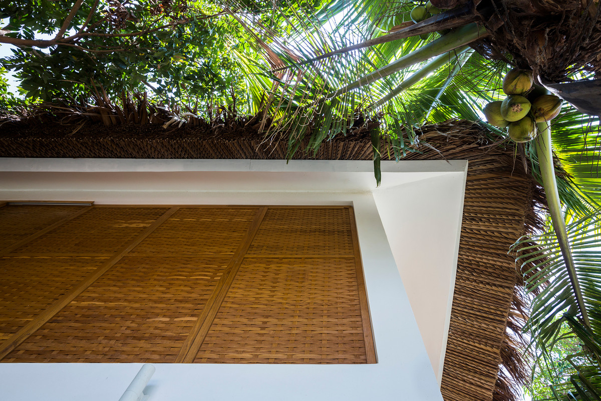 Nhà mái lá mang đến sự hài hòa giữa văn hóa địa phương và cấu trúc hiện đại nhưng vẫn giữ được sự hoà hợp với cuộc sống nông thôn xung quanh. Nguồn ảnh: Hiroyuki Oki