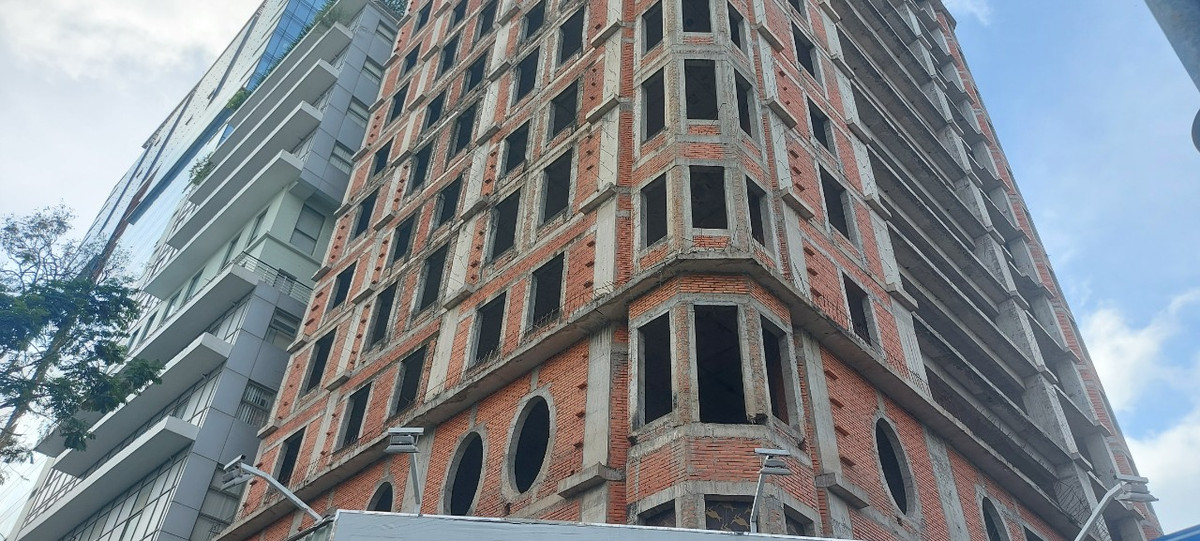 Thông qua các công ty của mình, nữ đại gia Bình Định sở hữu 6 lô "đất vàng" tại TP HCM, hàng loạt dự án bất động sản, khách sạn 5 sao như như Diep Bach Duong's Senla Boutique (Senla Boutique)... Ảnh: Người đưa tin