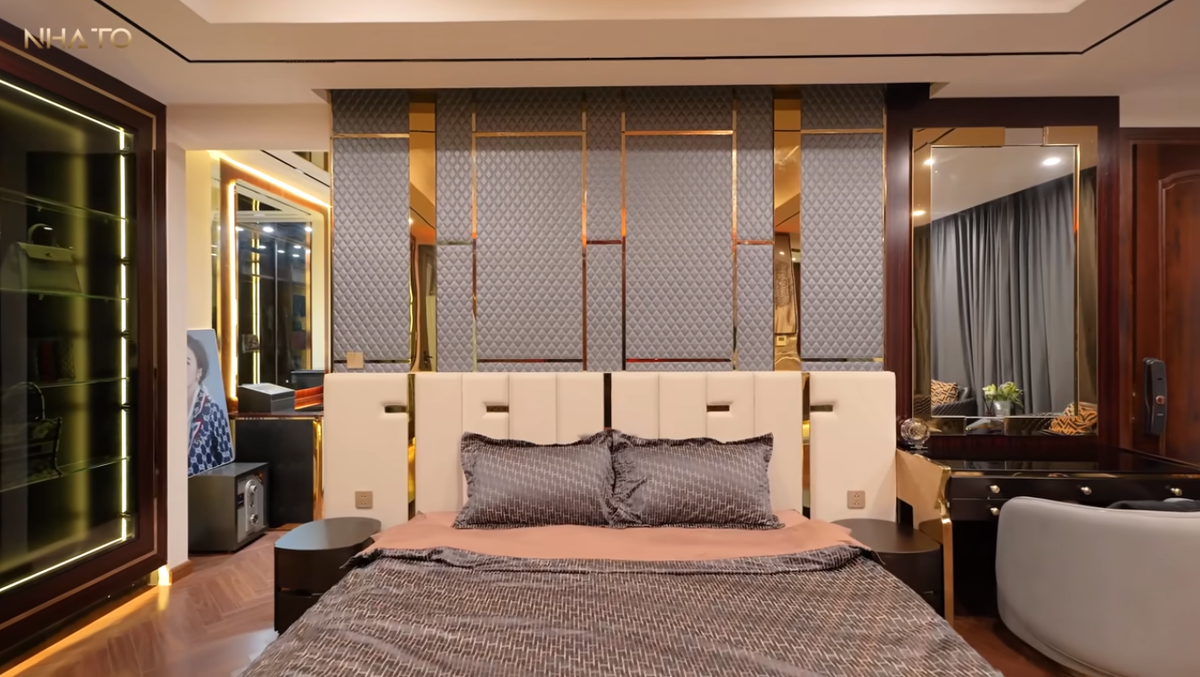 Toàn bộ tầng 3 được dành cho không gian riêng của hai vợ chồng gia chủ gồm phòng làm việc, phòng ngủ.