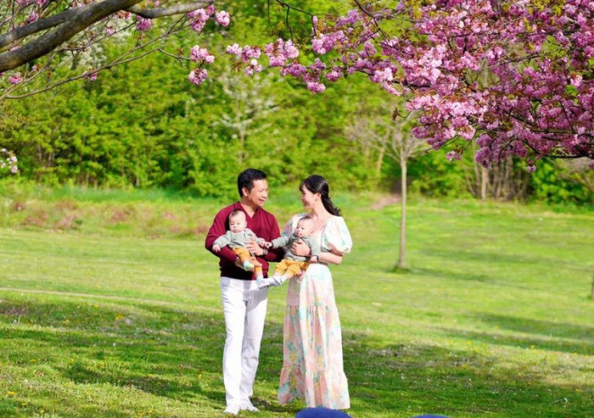 Đầu năm 2022, Á hậu Thu Trang hạ sinh liền 2 quý tử cho vị CEO giàu có. Ảnh: FBNV