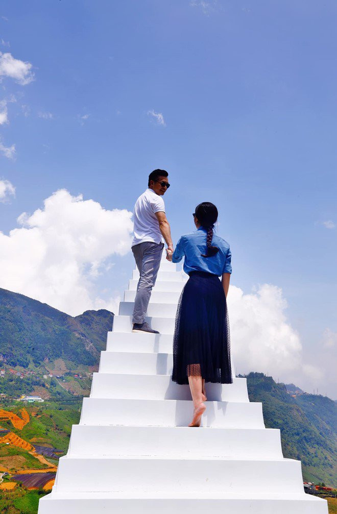 Những lúc rảnh rỗi, cặp đôi thường xuyên đi du lịch để hâm nóng tình cảm. Ảnh: FBNV