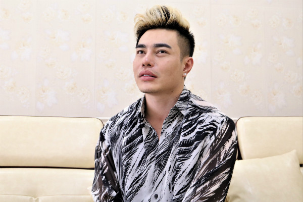 Có thời điểm Lê Dương Bảo Lâm thu nhập khoảng 3 tỷ đồng/tháng nhờ công việc livestream giới thiệu sản phẩm. Ảnh: Vietnamnet