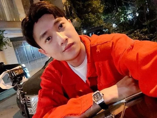 Nam diễn viên từng diện chiếc đồng hồ thương hiệu Richard Mille RM 51-02 Tourbillon Diamond Twister có giá khoảng 900. 000 USD (tương đương 22 tỷ đồng). Nguồn ảnh: FBNV