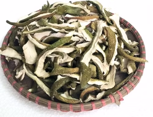 Trên một số sàn thương mại điện tử, vỏ bưởi khô được rao bán với giá 110.000 - 120.000 đồng/kg. Ảnh: Shopee