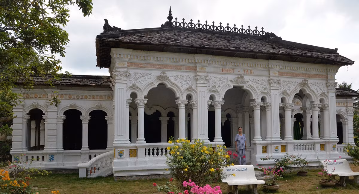 Ngôi nhà được khởi công xây dựng năm 1818 đến năm 1821 mới hoàn thành do ông tổ 6 đời trước của ông Lê Quang Xoát là ông Lê Văn Ký đứng ra xây dựng. Ảnh: Baoapbac