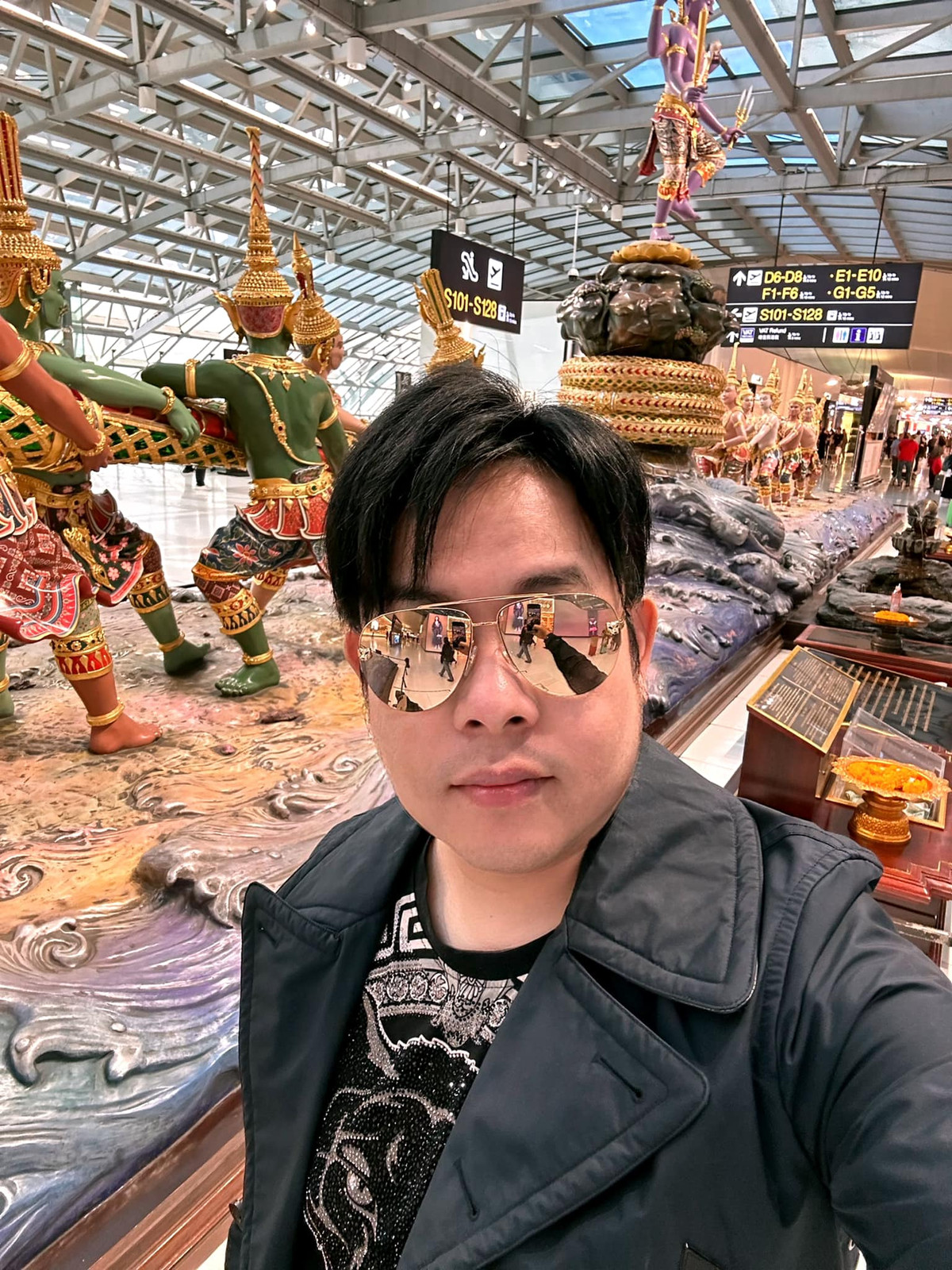 Thời điểm trước dịch, mỗi tháng Quang Lê chạy từ 5-8 show ở Mỹ với mức cát-xê ngất ngưởng, ít nhất 40.000 USD (hơn 927 triệu đồng). Ảnh: FBNV