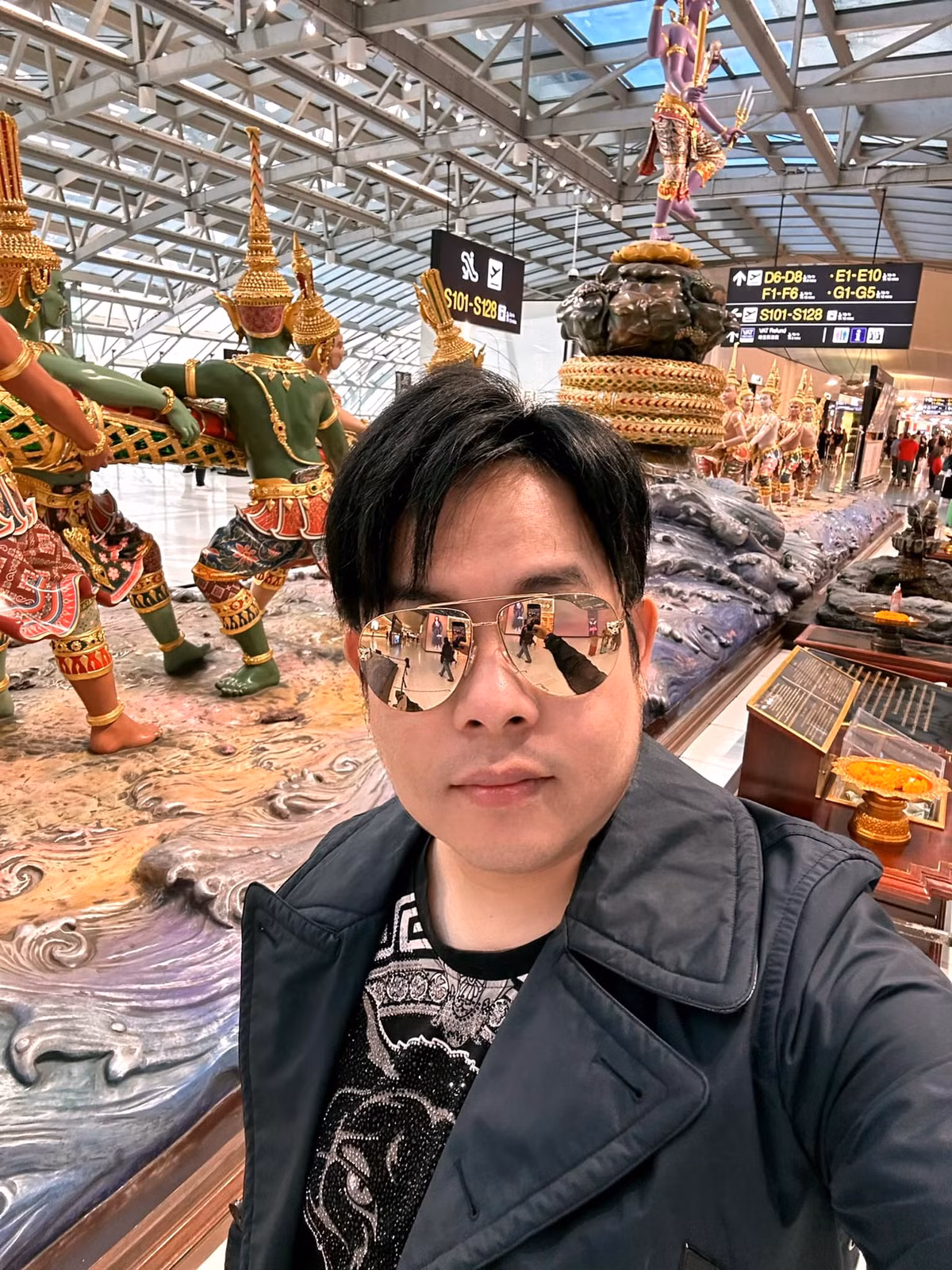 Thời điểm trước dịch, mỗi tháng Quang Lê chạy từ 5-8 show ở Mỹ với mức cát-xê ngất ngưởng, ít nhất 40.000 USD (hơn 927 triệu đồng). Ảnh: FBNV