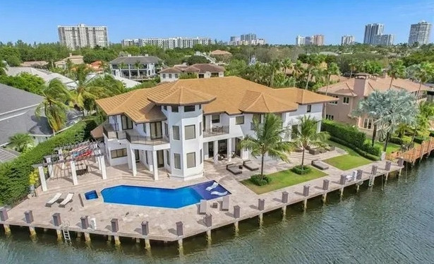 Gần đây nhất, Messi bỏ ra 10,8 triệu USD (khoảng 260 tỷ đồng) để mua một biệt thự tại Florida (Mỹ). Trước đó, nam cầu thủ sở hữu căn hộ rộng tới 1.000 m2 tại Miami (Mỹ). Ảnh: Getty