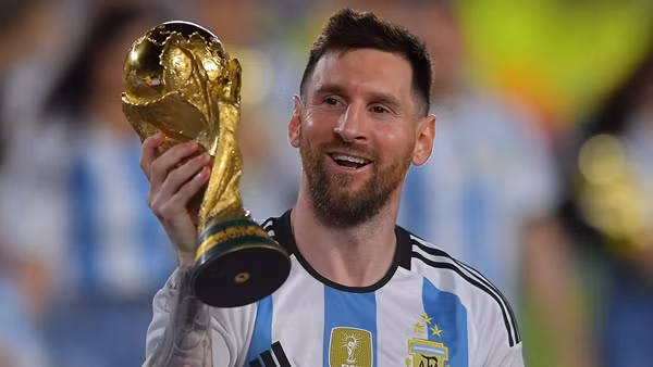 Với sức ảnh hưởng của mình, Messi còn kiếm được khoảng 40 triệu USD mỗi năm từ các hợp đồng quảng cáo. Ảnh: Goal