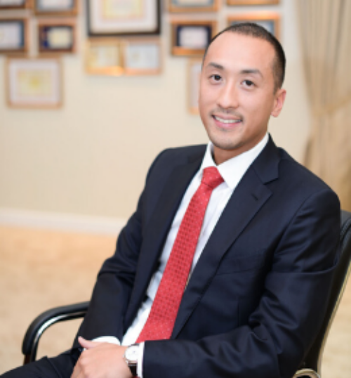 Henry Nguyễn được yêu mến bởi tài kinh doanh và vẻ ngoài bảnh bao, phong độ và lịch lãm. Ảnh: IPPG