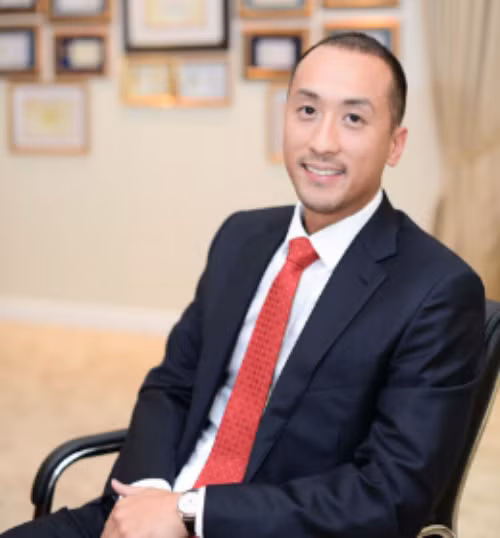 Henry Nguyễn được yêu mến bởi tài kinh doanh và vẻ ngoài bảnh bao, phong độ và lịch lãm. Ảnh: IPPG