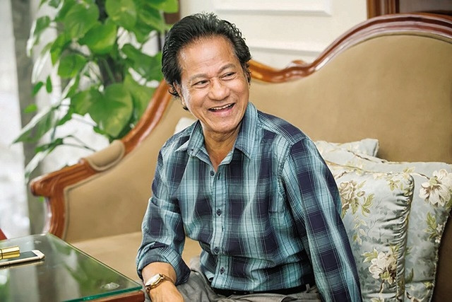 Được nhiều thế hệ yêu mến thông qua những ca khúc nhạc vàng nhưng danh ca Chế Linh lại có đời sống tình cảm nhiều thăng trầm. Ông trải qua 4 đời vợ, có 14 người con, 7 trai và 7 gái. Ảnh: Giadinhxahoi