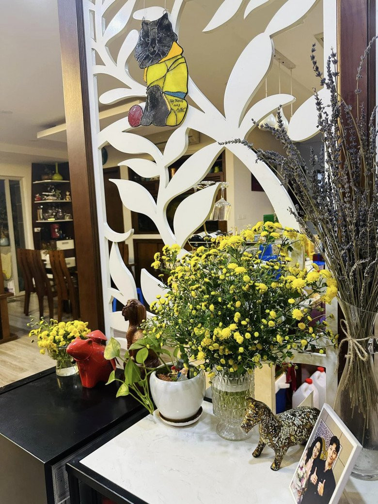 Những bình cúc chi cho không gian nhà thêm rực rỡ.