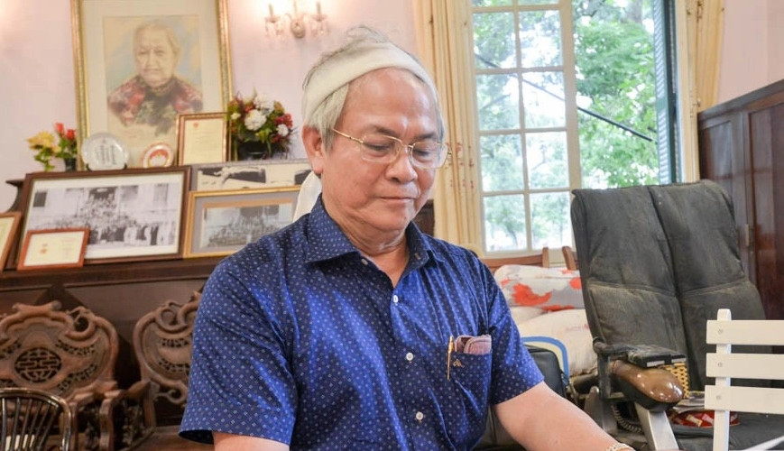 Theo ông Trịnh Cần Chính - người con trai thứ 6 của cụ bà Hoàng Thị Minh Hồ, tầng 1 thấp vì thường để cho gia nhân ở hoặc chỉ là tầng để chống ẩm thấp. Ảnh: Dân trí